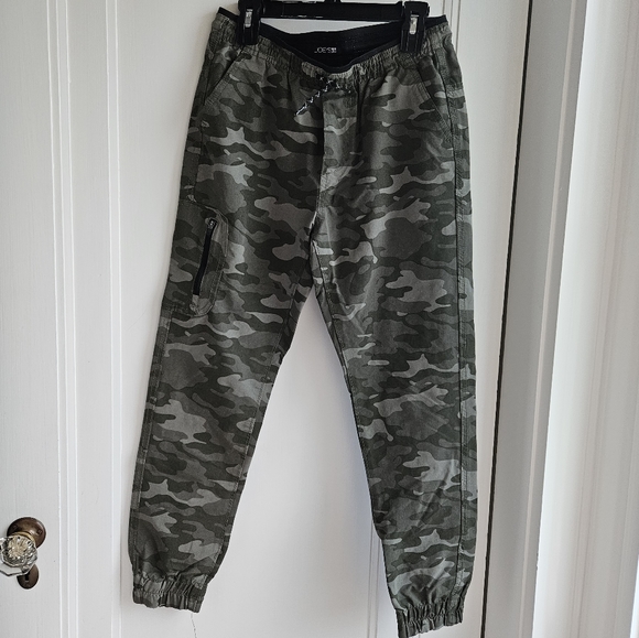Joe's Boys the lightweight Camo Pants - Picture 3 of 15